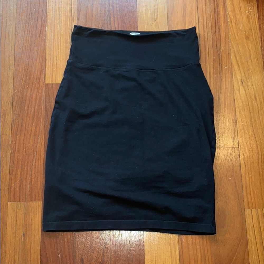 Black pencil skirt - stretch material